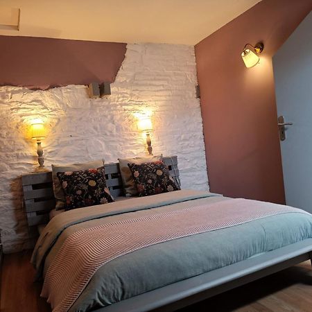 Le Logis De Judicael Villa Пампон Екстериор снимка