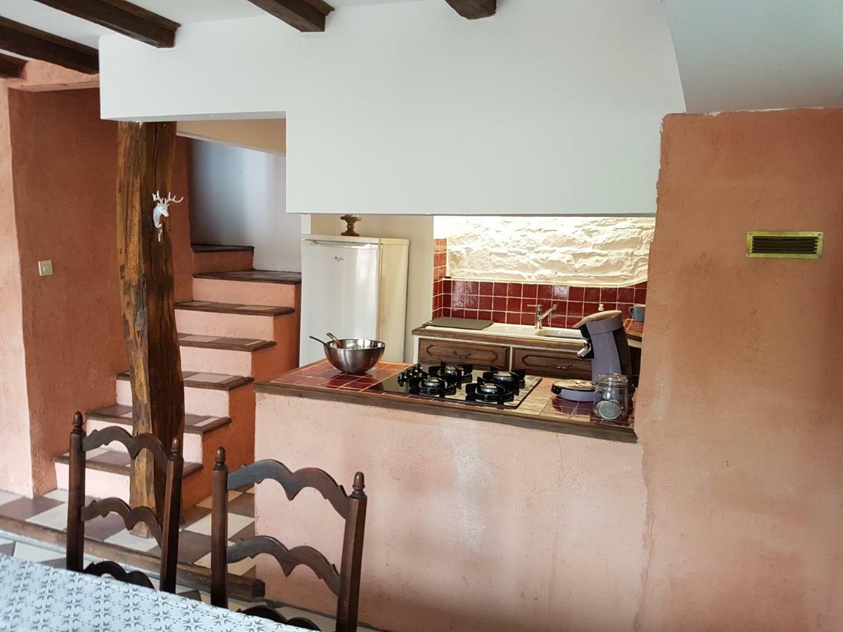 Le Logis De Judicael Villa Пампон Екстериор снимка